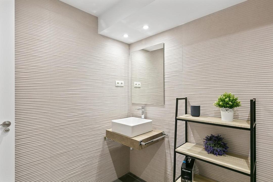 Refurnished One-Bedroom Las Letras Madrid Exterior foto