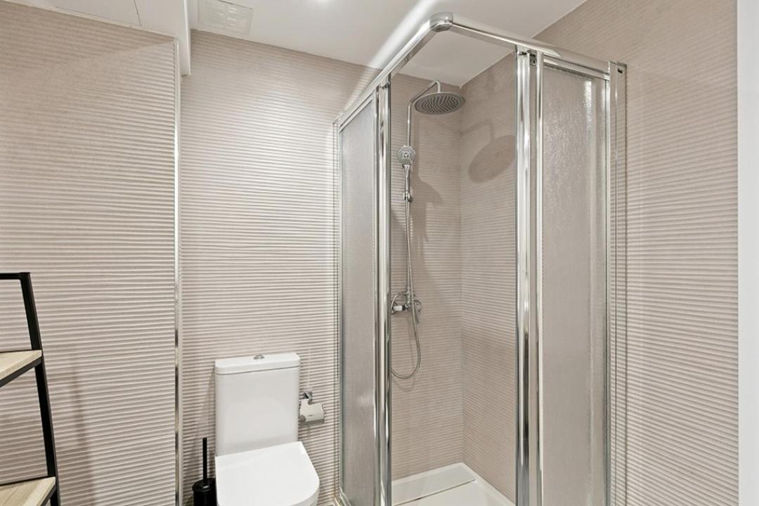 Refurnished One-Bedroom Las Letras Madrid Exterior foto