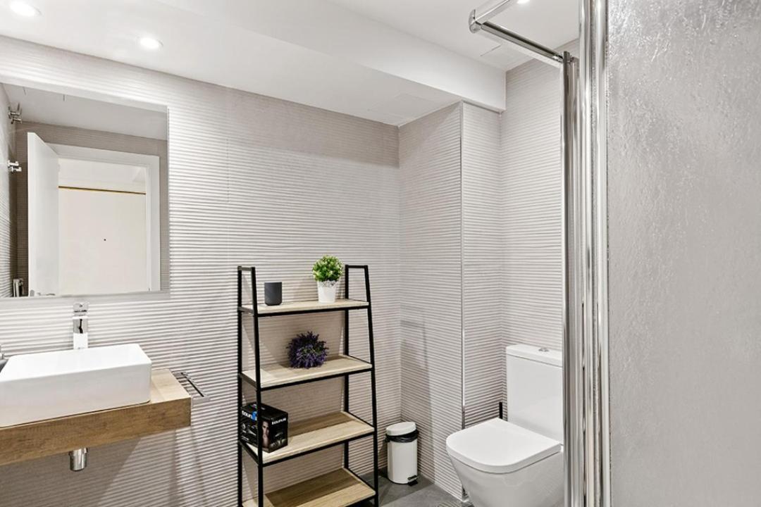 Refurnished One-Bedroom Las Letras Madrid Exterior foto