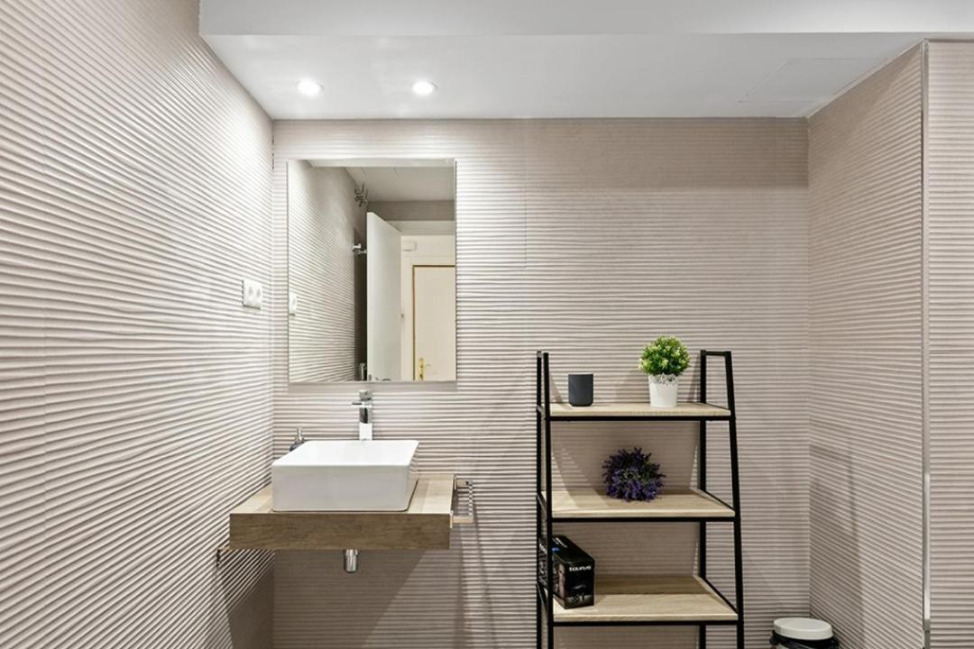 Refurnished One-Bedroom Las Letras Madrid Exterior foto