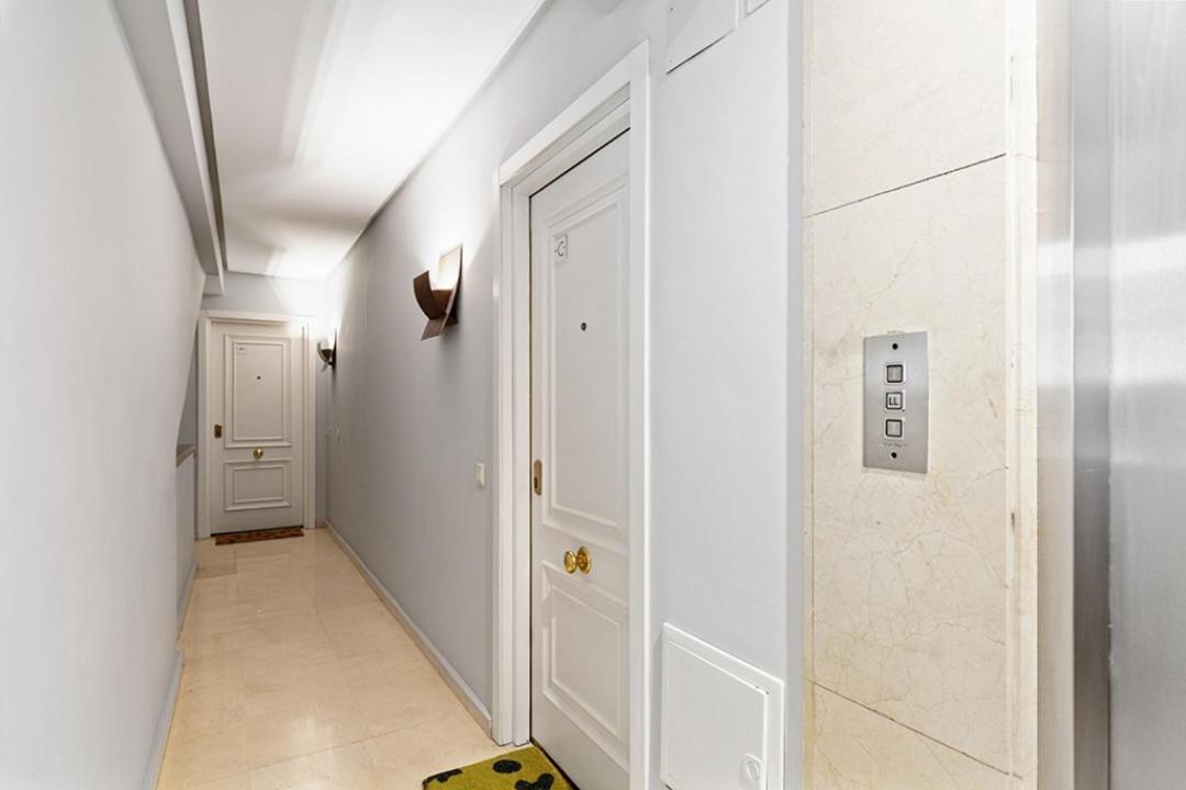Refurnished One-Bedroom Las Letras Madrid Exterior foto
