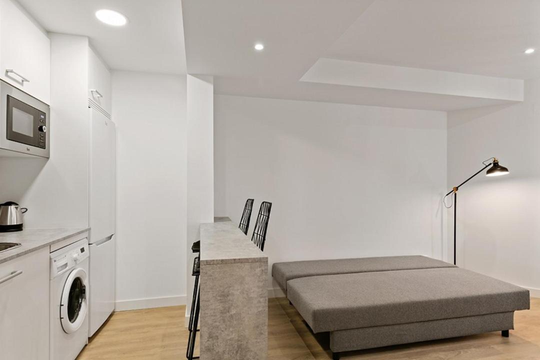 Refurnished One-Bedroom Las Letras Madrid Exterior foto